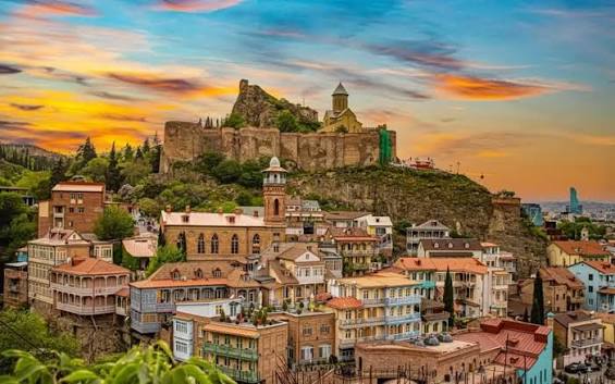 Georgia Tour Package: 6-Day Tbilisi, Kazbegi Peaks & Wine Region Journey